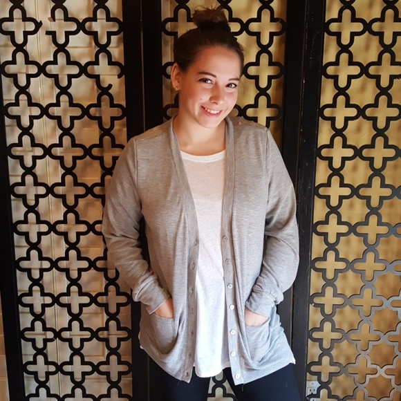 FRENCH LAUNDRY LACE BACK GRAY CARDIGAN. - Picture 3 of 7